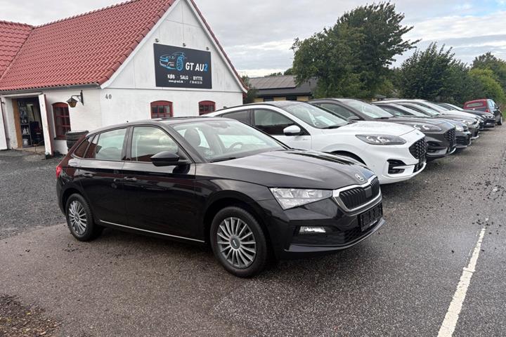 Sort Skoda Scala fra 2020