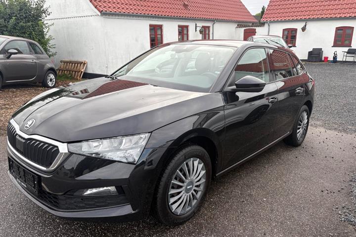Sort Skoda Scala fra 2020
