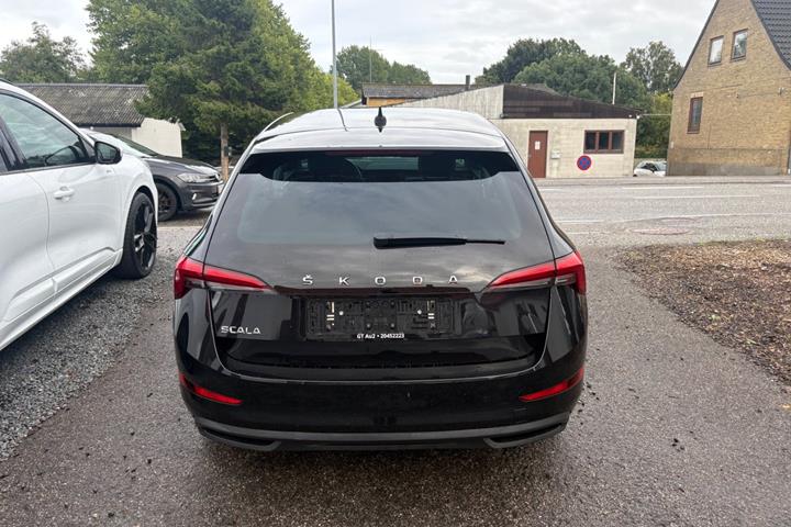 Sort Skoda Scala fra 2020