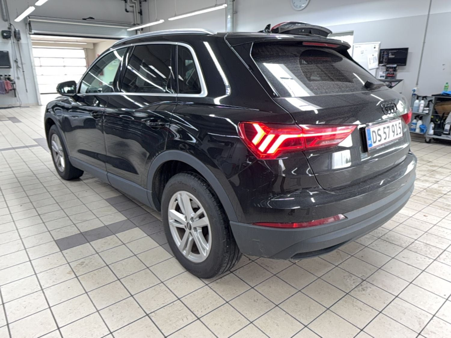 Sort Audi Q3 fra 2023