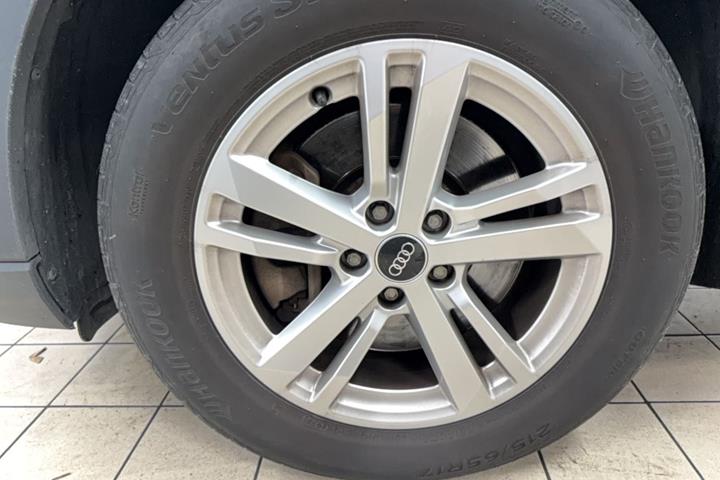 Sort Audi Q3 fra 2023