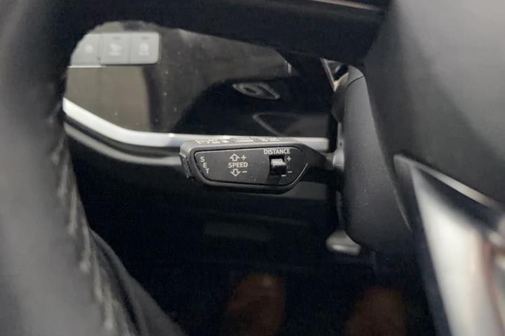 Sort Audi Q3 fra 2023