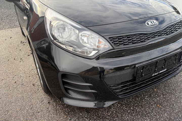 Sort Kia Rio fra 2016