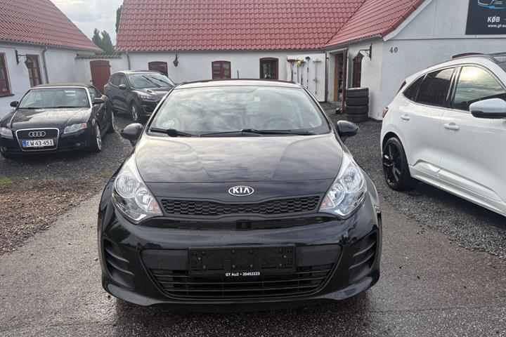 Sort Kia Rio fra 2016