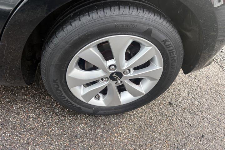 Sort Kia Rio fra 2016