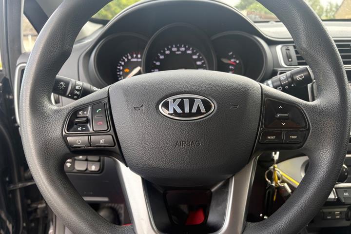 Sort Kia Rio fra 2016