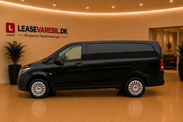 Sort Mercedes eVito 111 fra 2022