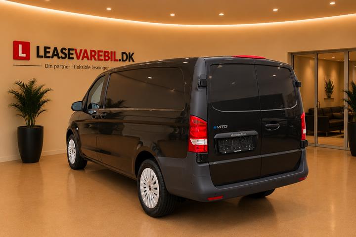 Sort Mercedes eVito 111 fra 2022