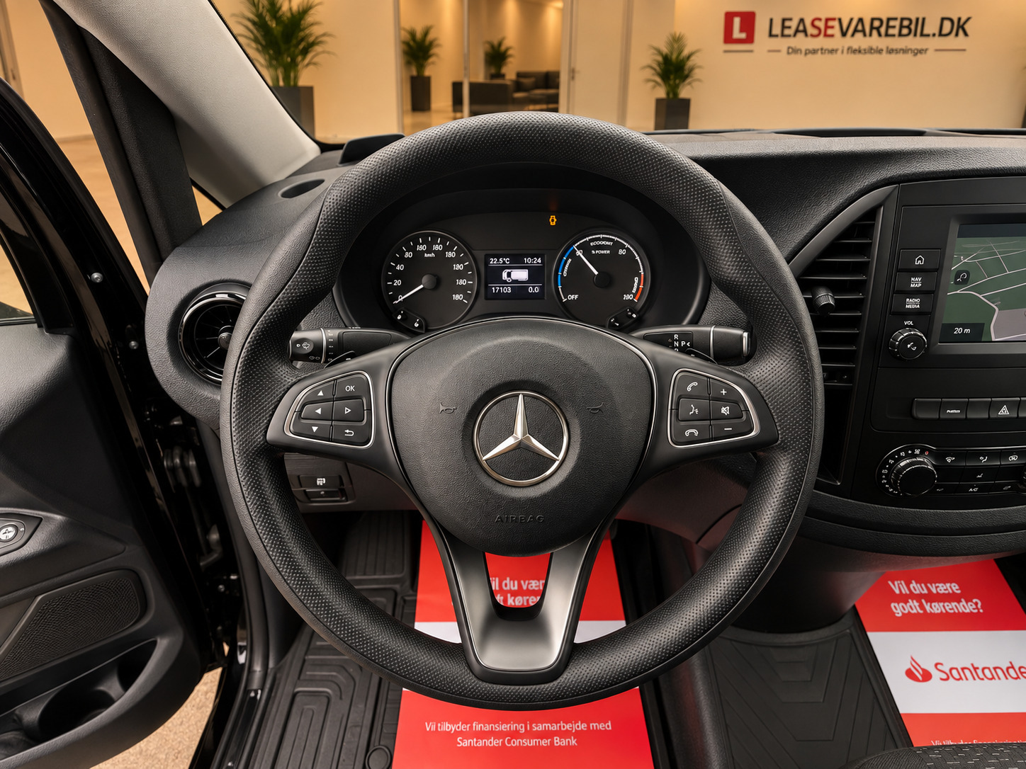 Sort Mercedes eVito 111 fra 2022