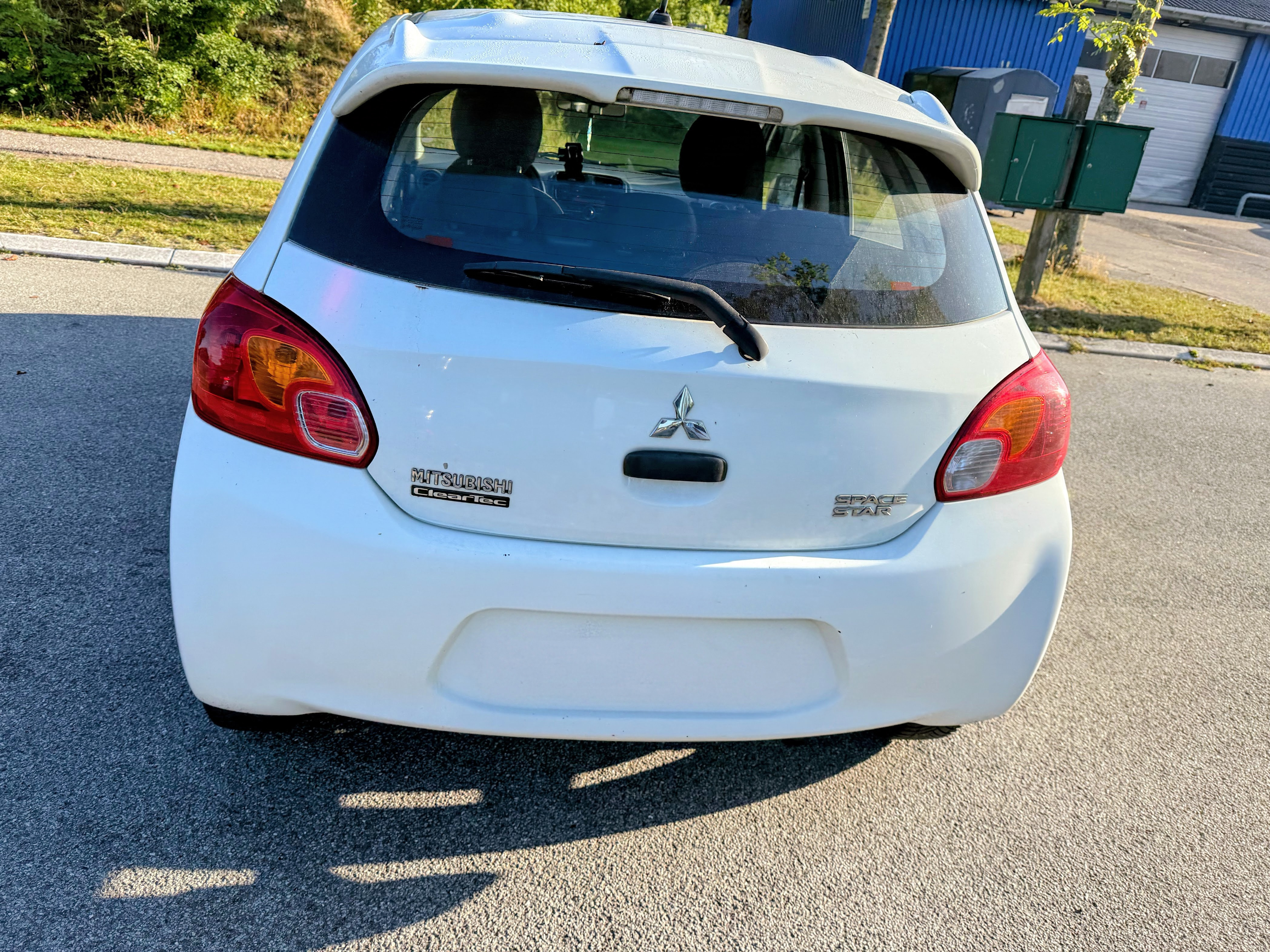 Hvid Mitsubishi Space Star fra 2015