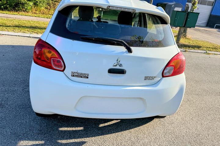 Hvid Mitsubishi Space Star fra 2015