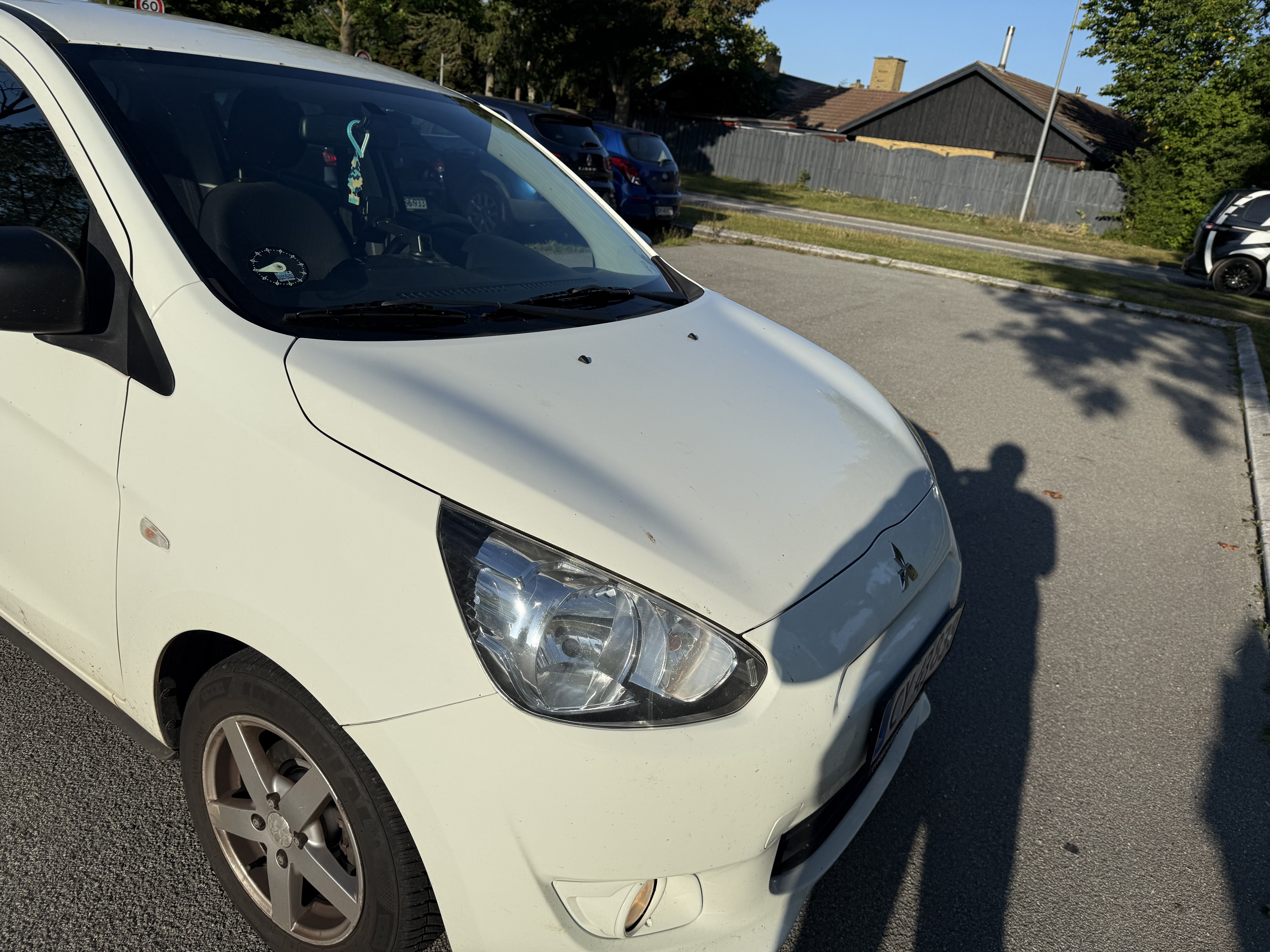 Hvid Mitsubishi Space Star fra 2015