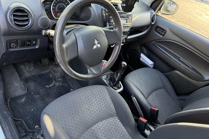 Hvid Mitsubishi Space Star fra 2015