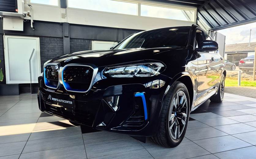 BMW iX3 Charged M-Sport