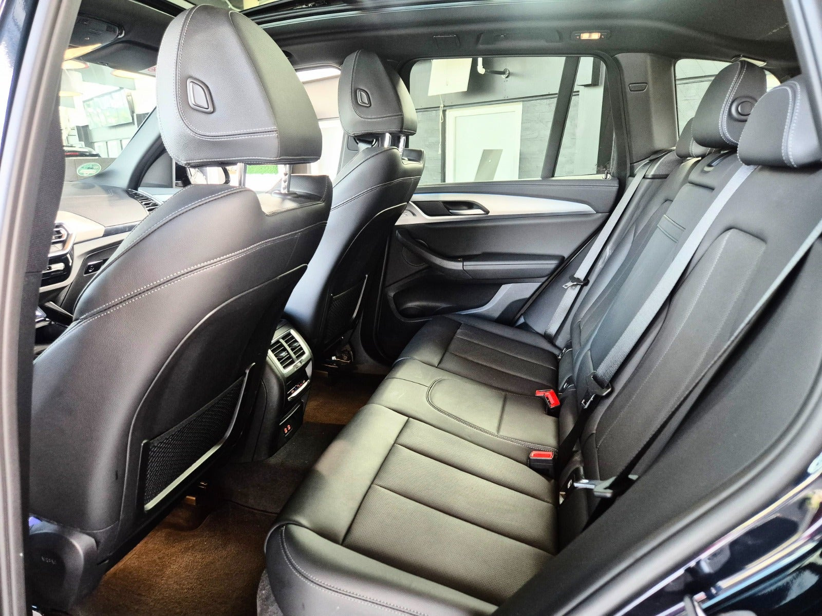 Sort BMW iX3 fra 2023