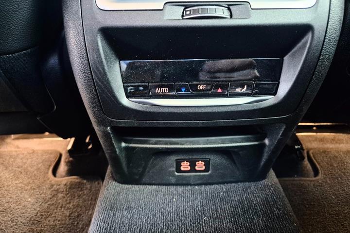 Sort BMW iX3 fra 2023