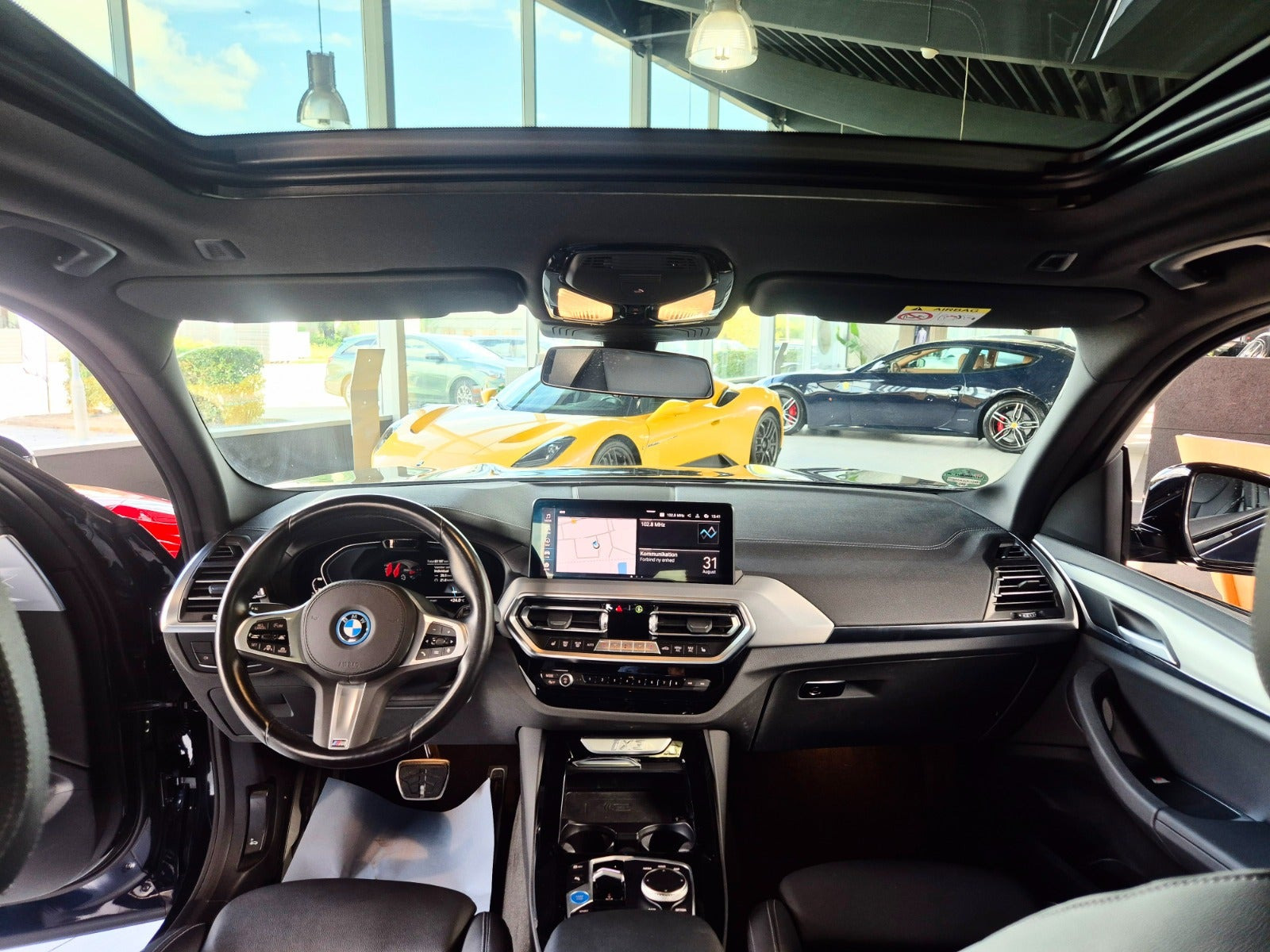 Sort BMW iX3 fra 2023
