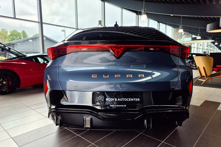 Grå Cupra Tavascan fra 2024