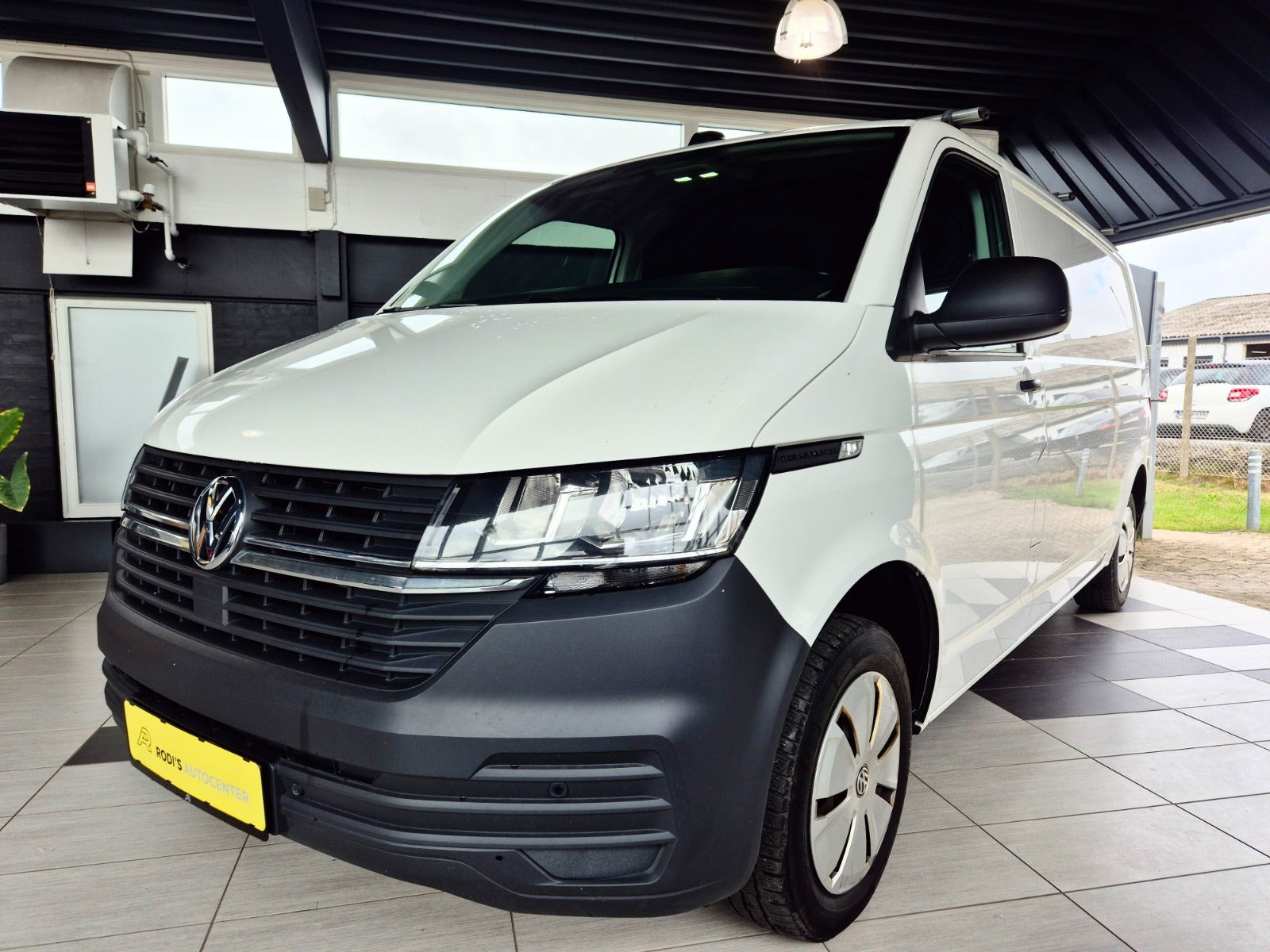 VW Transporter 2,0 TDi 150 Kassevogn DSG lang