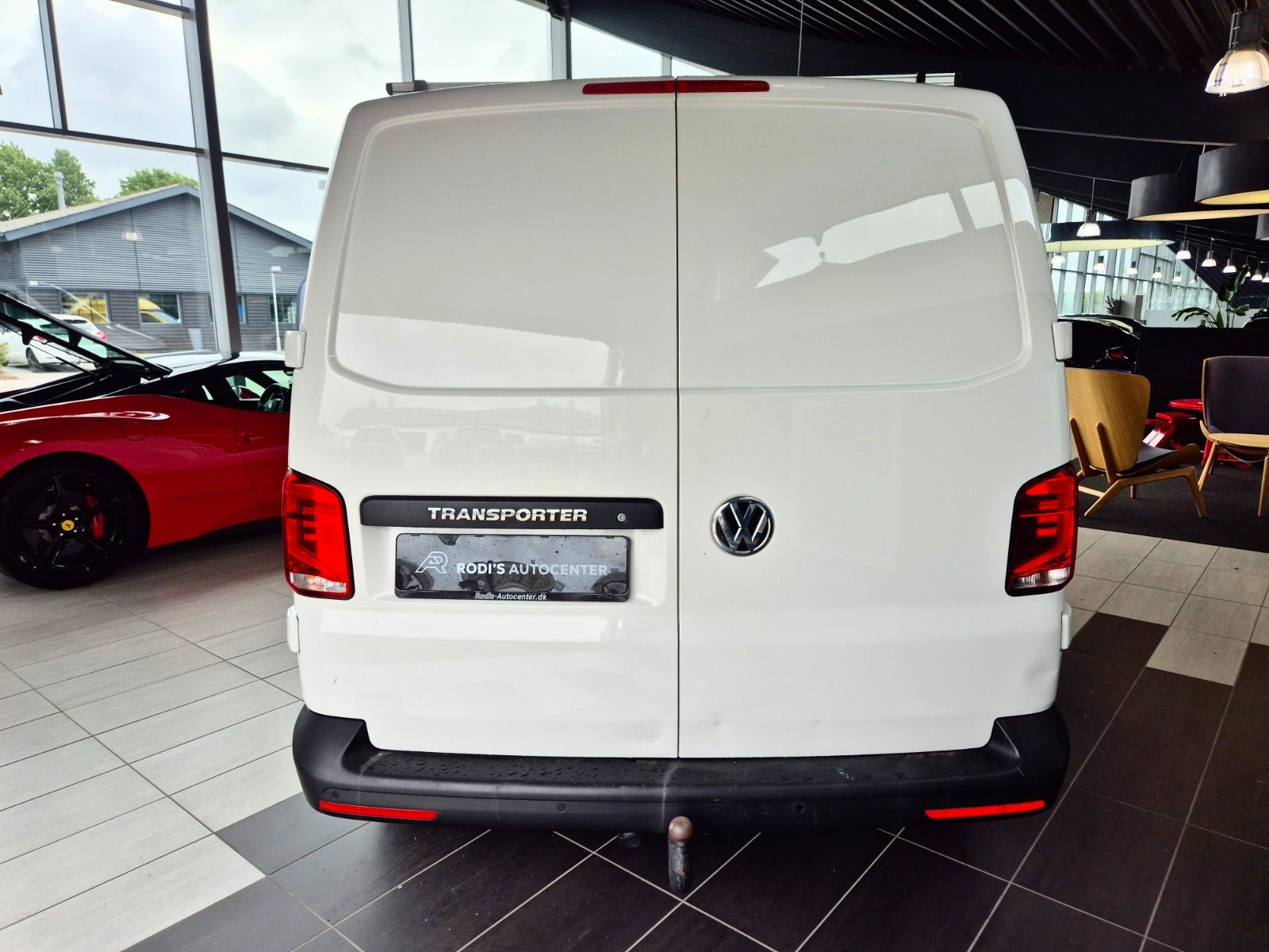 Hvid VW Transporter fra 2021