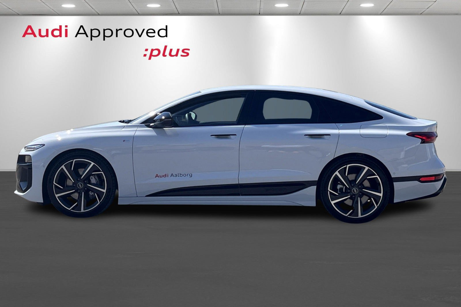 Hvid Audi A6 fra 2026