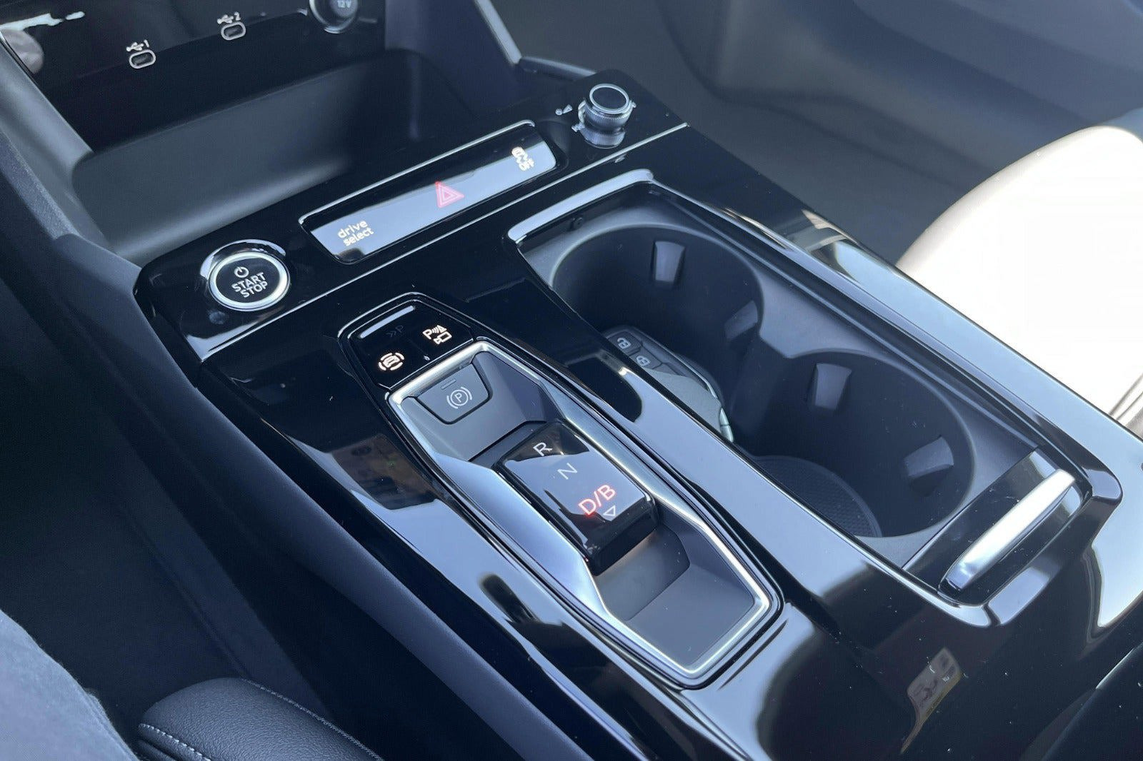 Hvid Audi A6 fra 2026