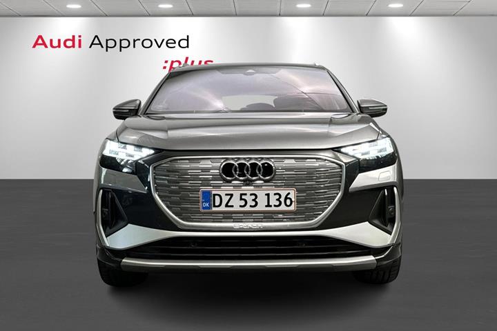 Grå Audi Q4 e-tron fra 2024