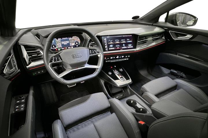 Grå Audi Q4 e-tron fra 2024