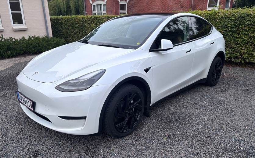 Tesla Model Y Long Range AWD