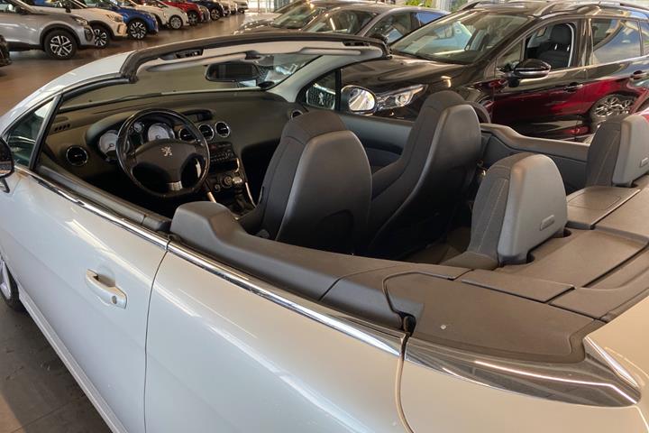 Hvid Peugeot 308 fra 2010