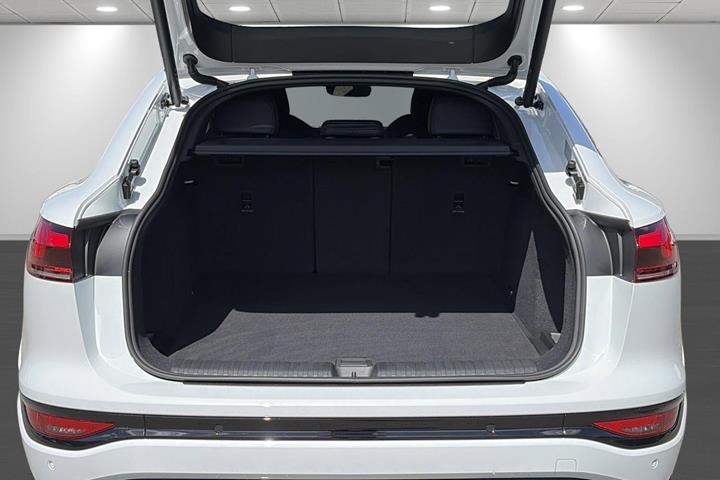 Hvid Audi Q6 fra 2026