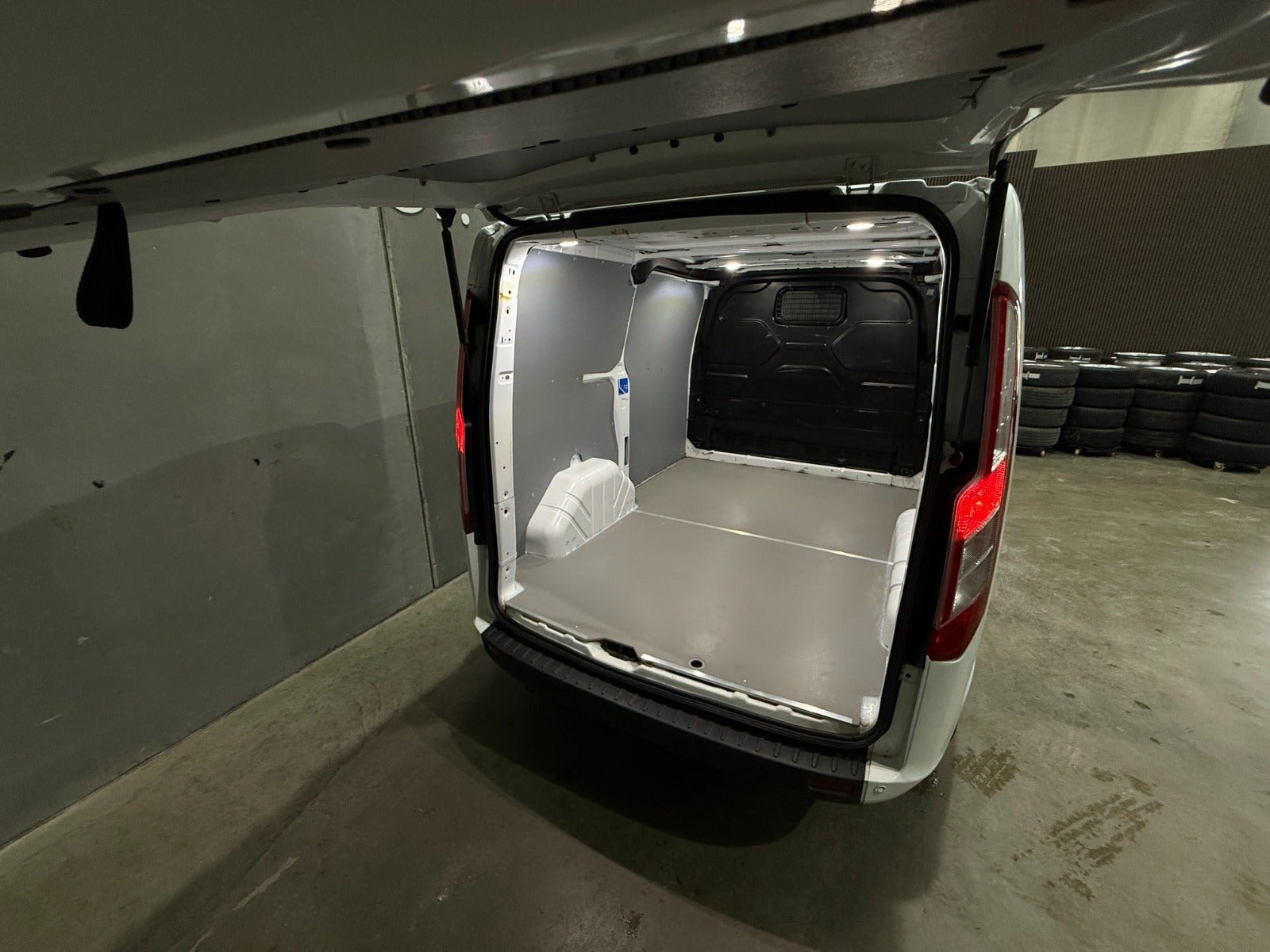undefined Ford Transit Custom 320 L1 fra 2022
