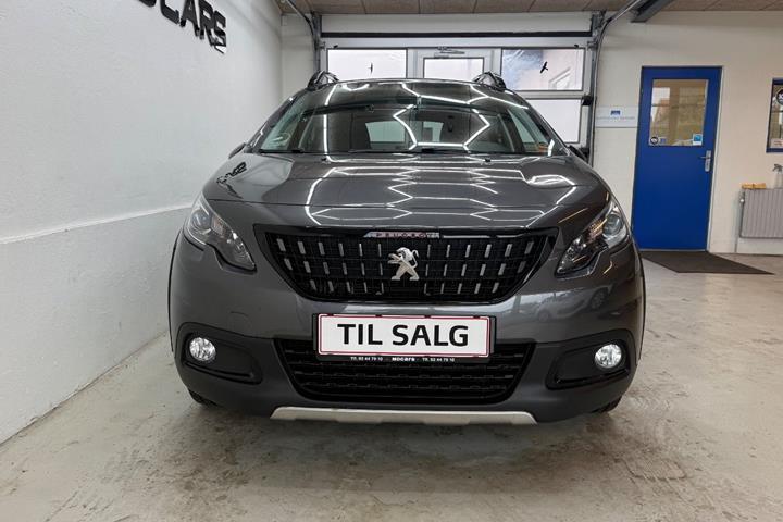 Grå Peugeot 2008 fra 2019