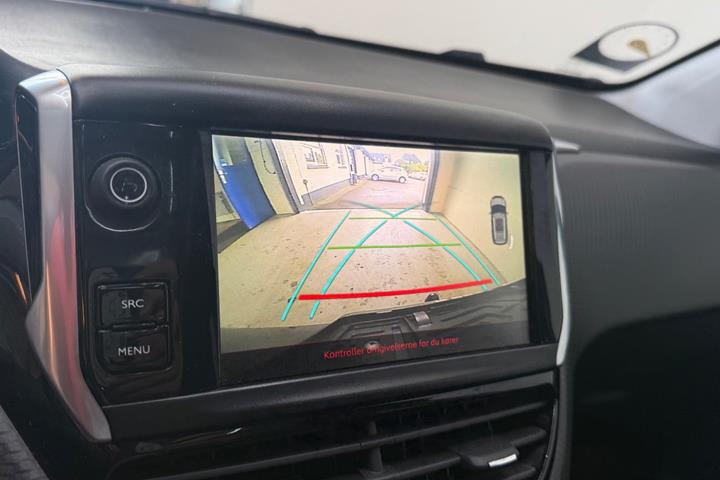 Grå Peugeot 2008 fra 2019