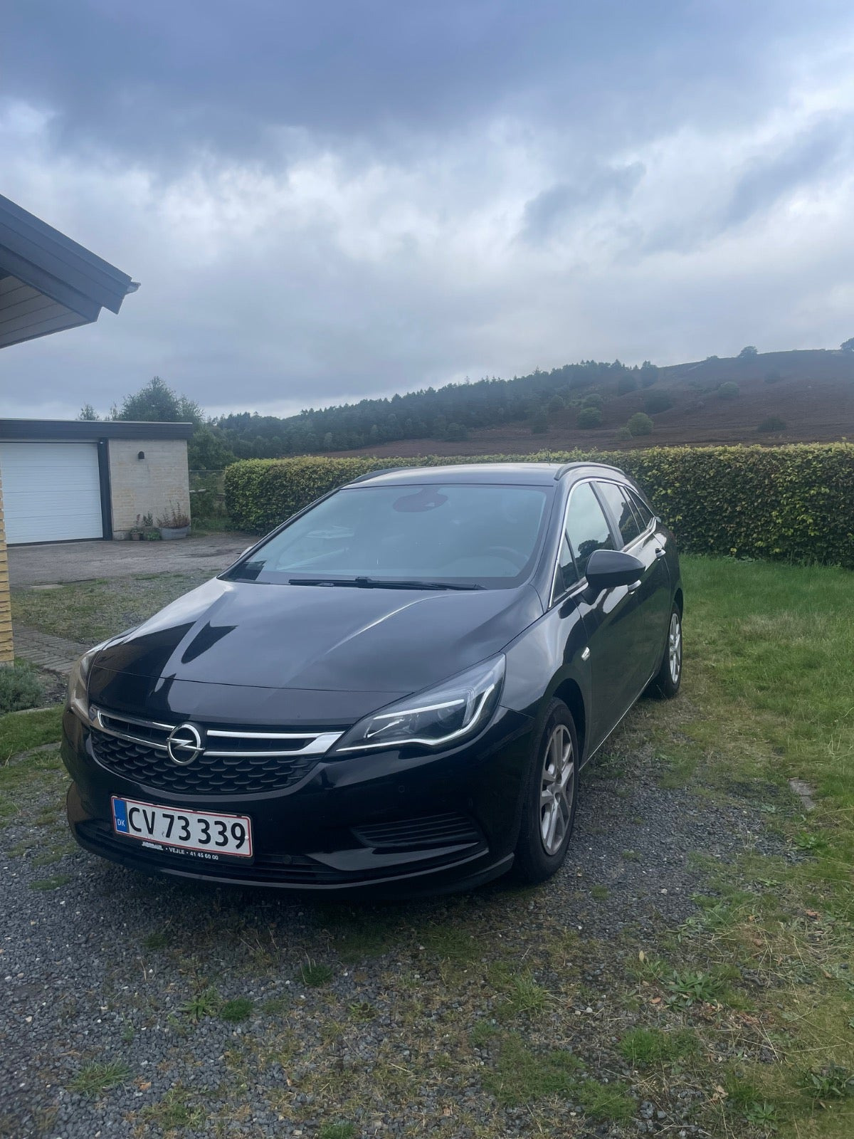 Sort Opel Astra fra 2018