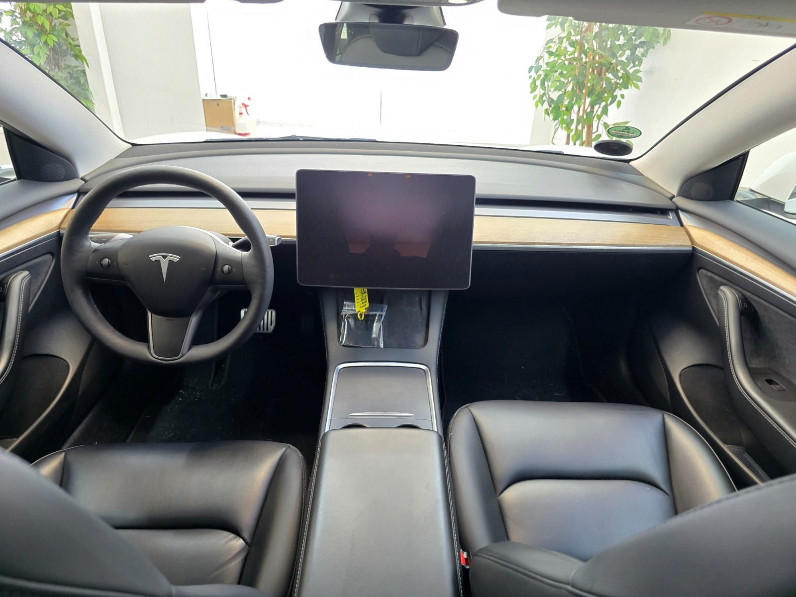 Hvid Tesla Model 3 fra 2022