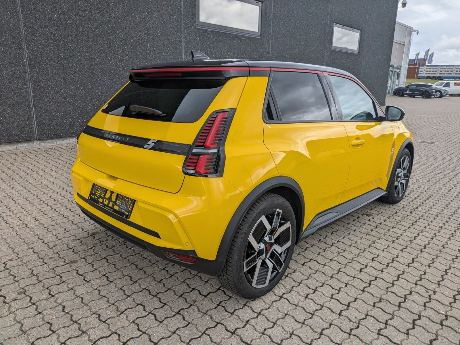 Gul Renault 5 E-Tech fra 2026
