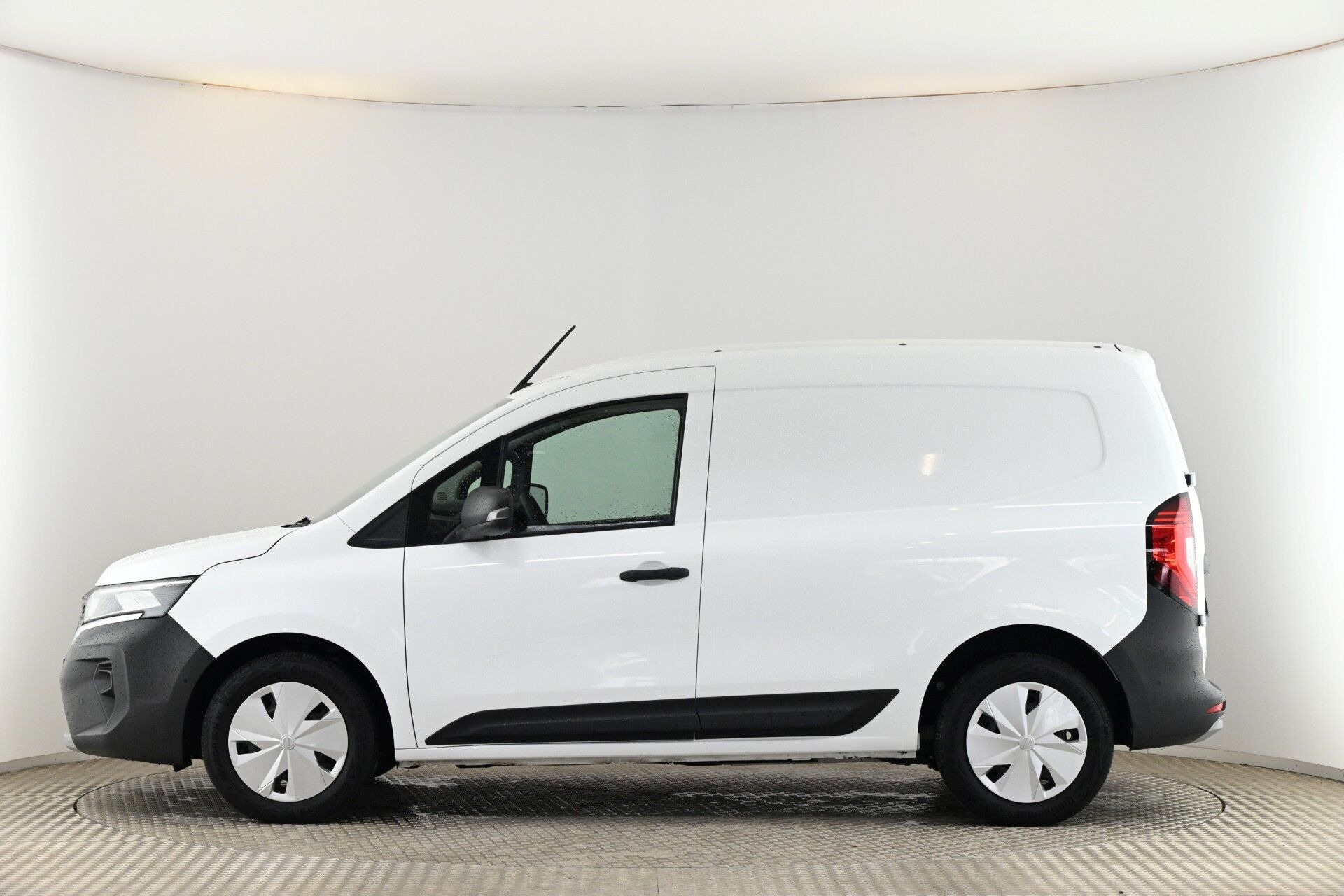 Hvid Nissan Townstar fra 2023