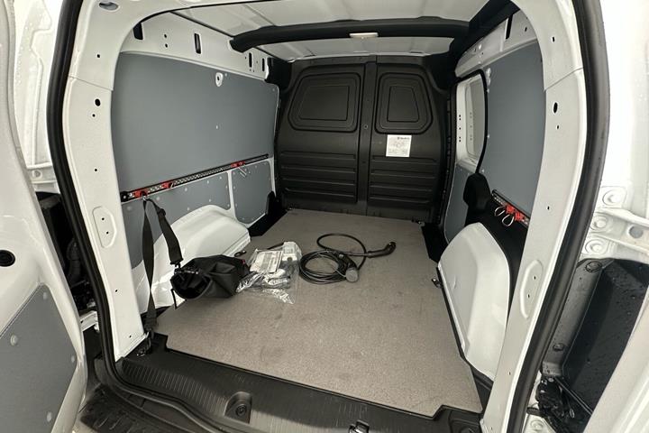 Hvid Nissan Townstar fra 2023