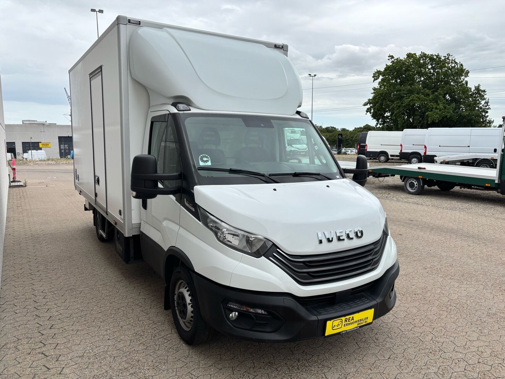 Hvid Iveco Daily fra 2023