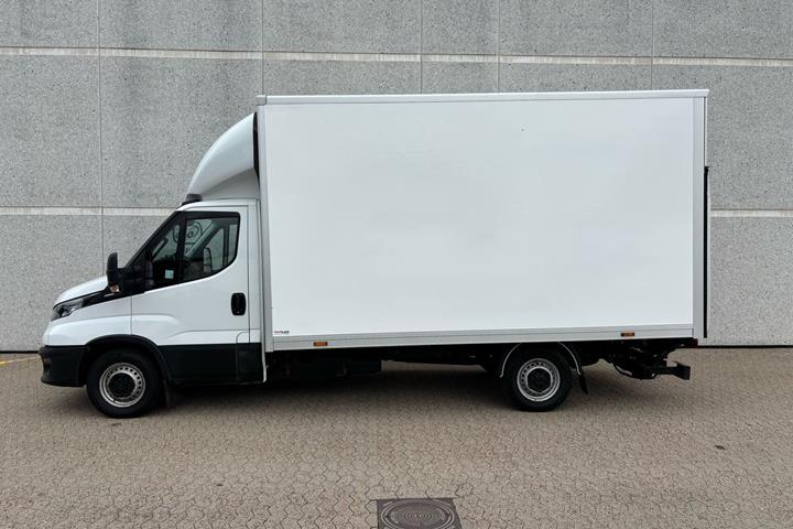 Hvid Iveco Daily fra 2023