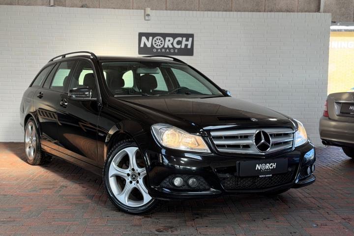 Sort Mercedes C200 fra 2012