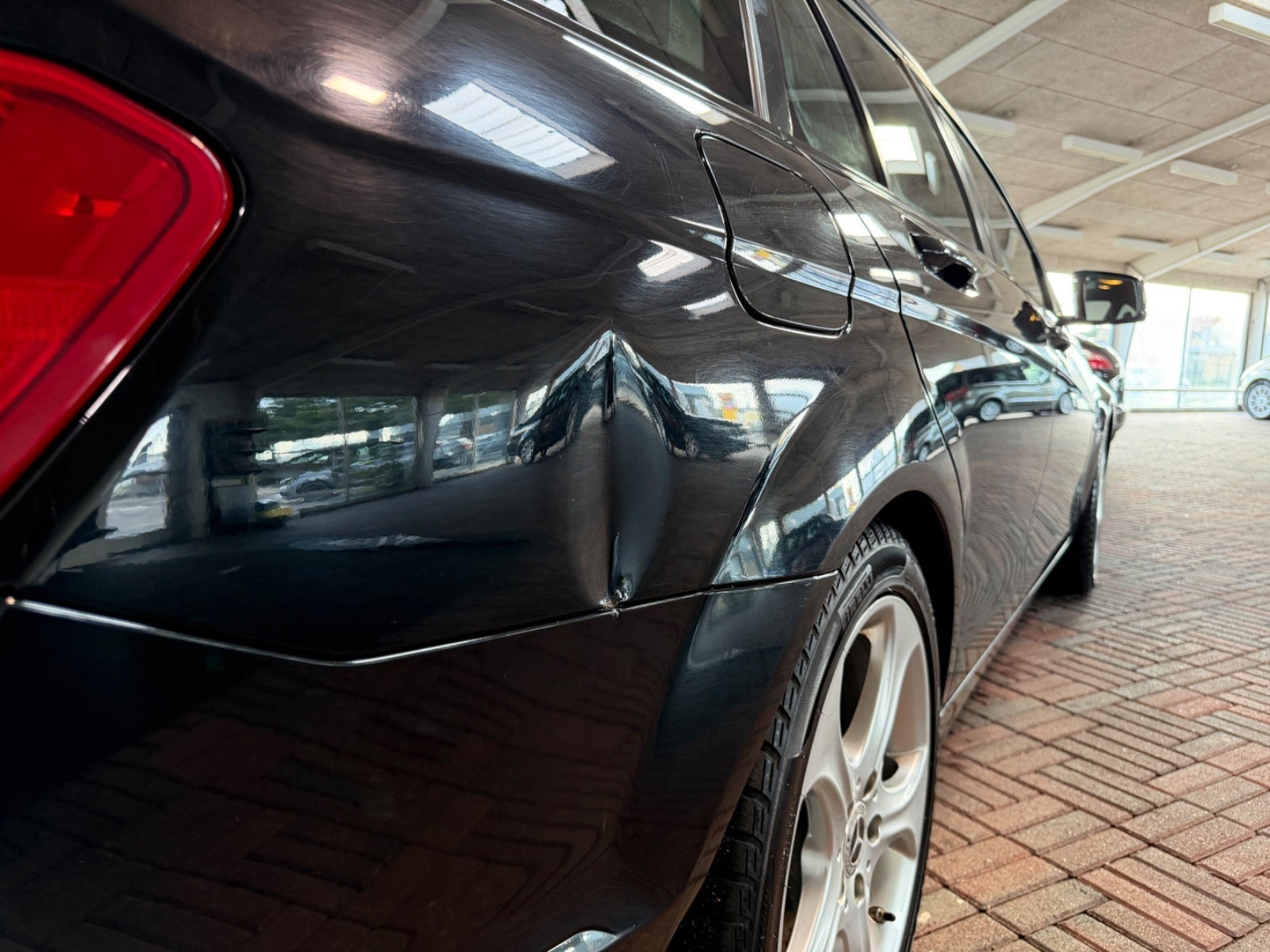 Sort Mercedes C200 fra 2012