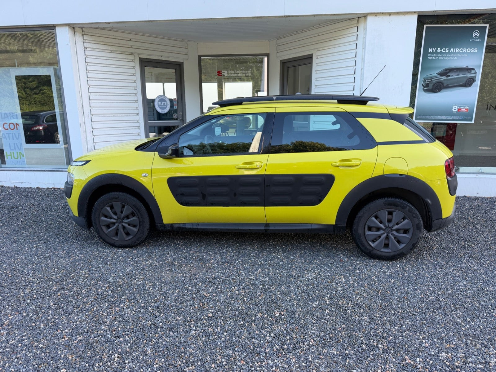 Gul Citroën C4 Cactus fra 2017
