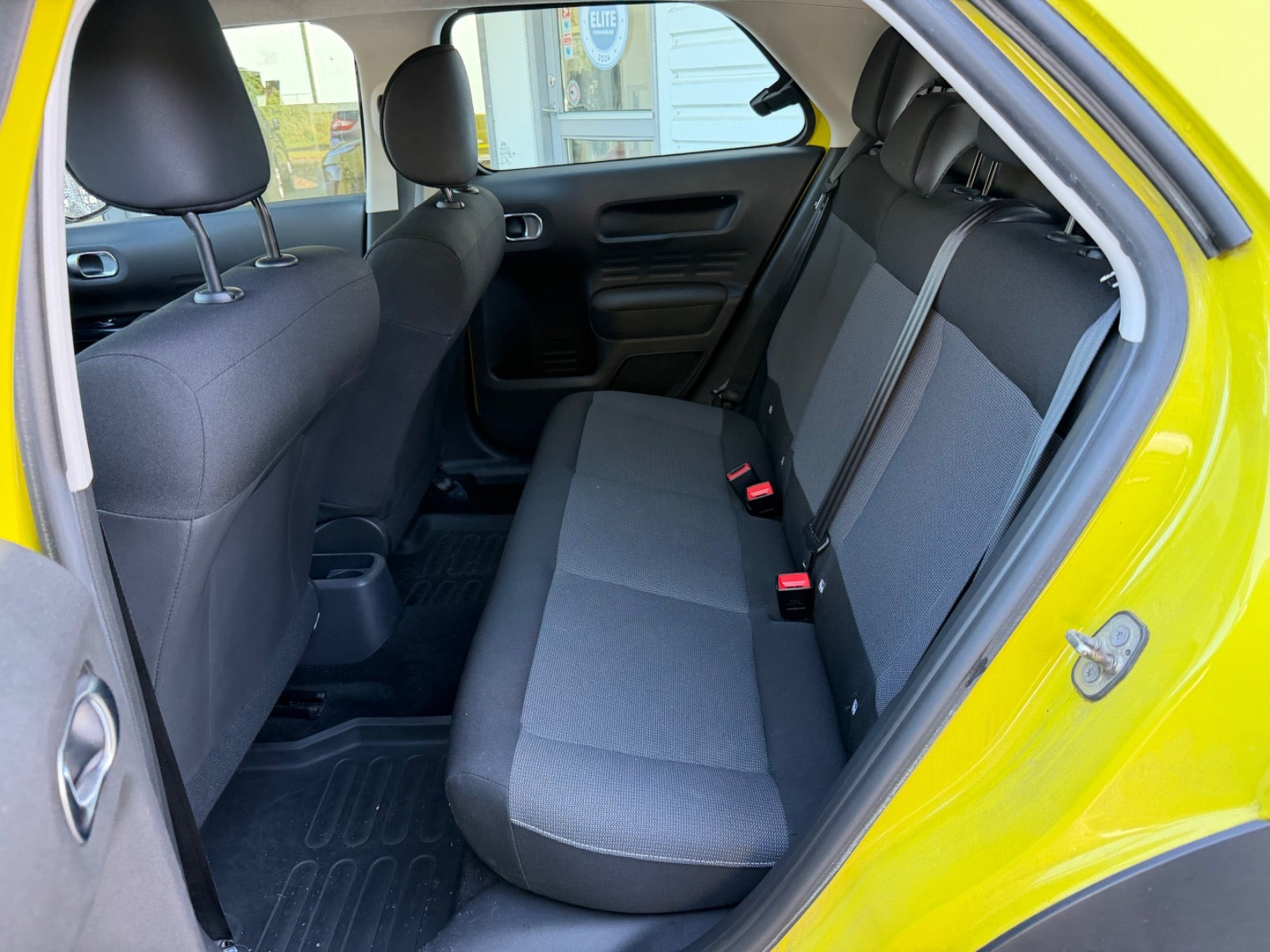 Gul Citroën C4 Cactus fra 2017