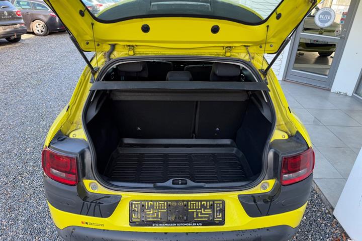Gul Citroën C4 Cactus fra 2017