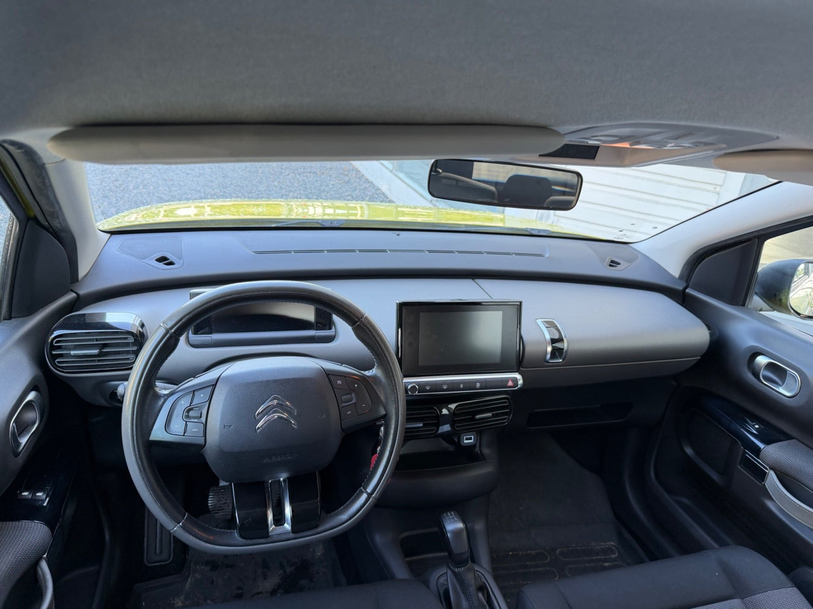 Gul Citroën C4 Cactus fra 2017