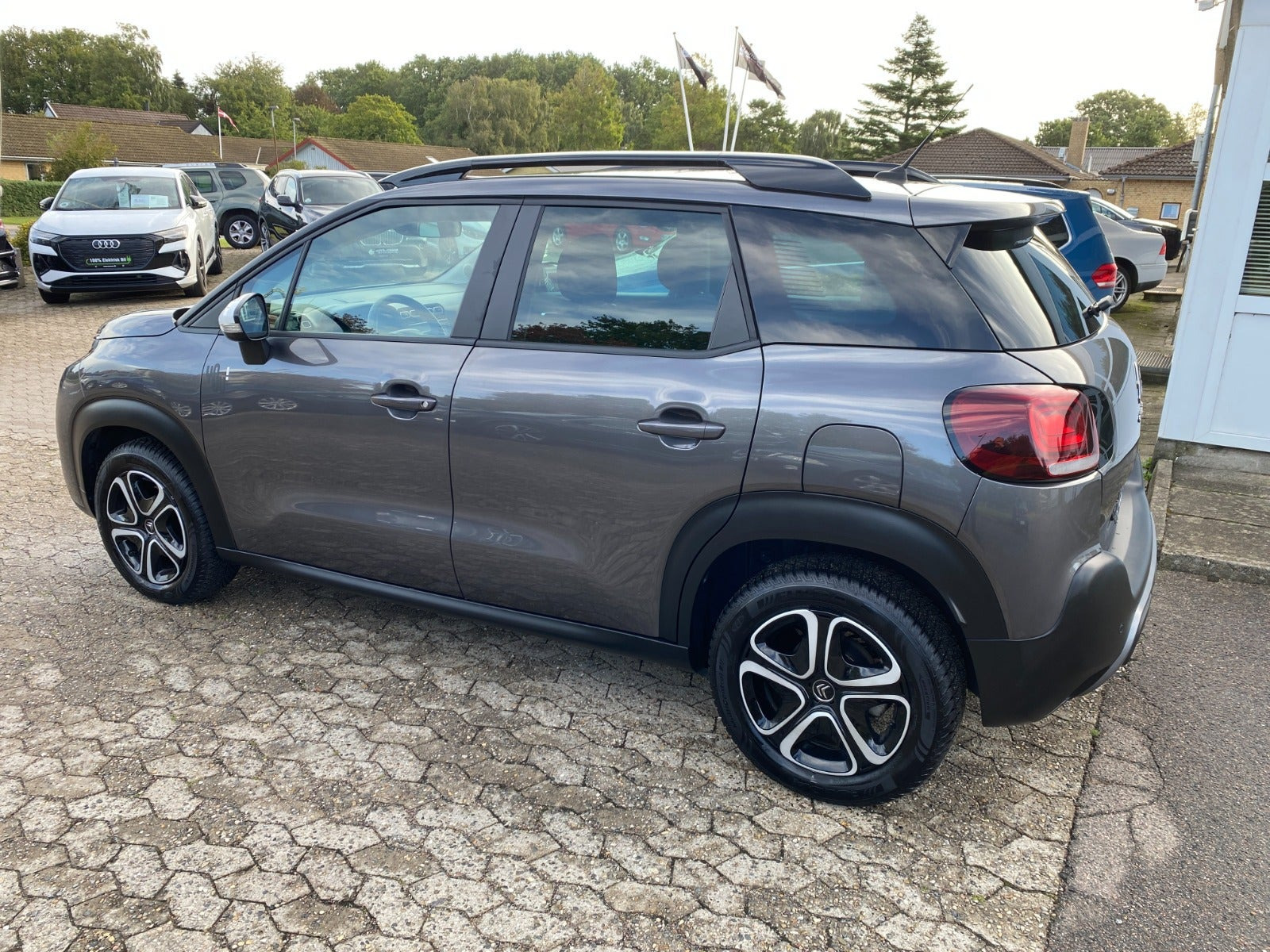 Grå Citroën C3 Aircross fra 2024