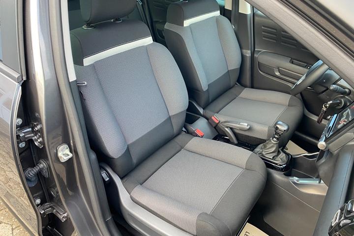 Grå Citroën C3 Aircross fra 2024