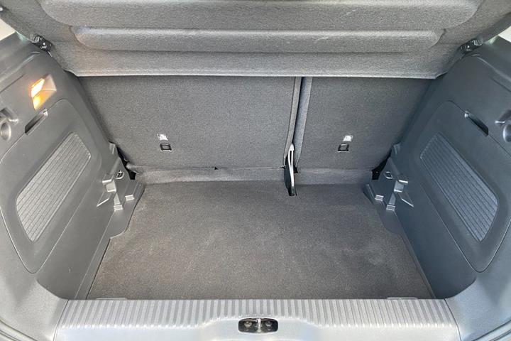 Grå Citroën C3 Aircross fra 2024